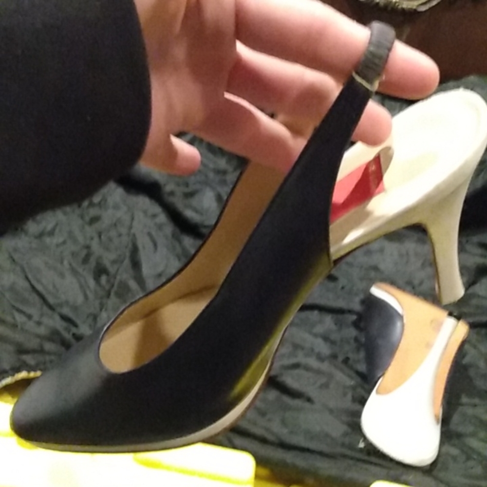 Shoes - Picture 5 of 6